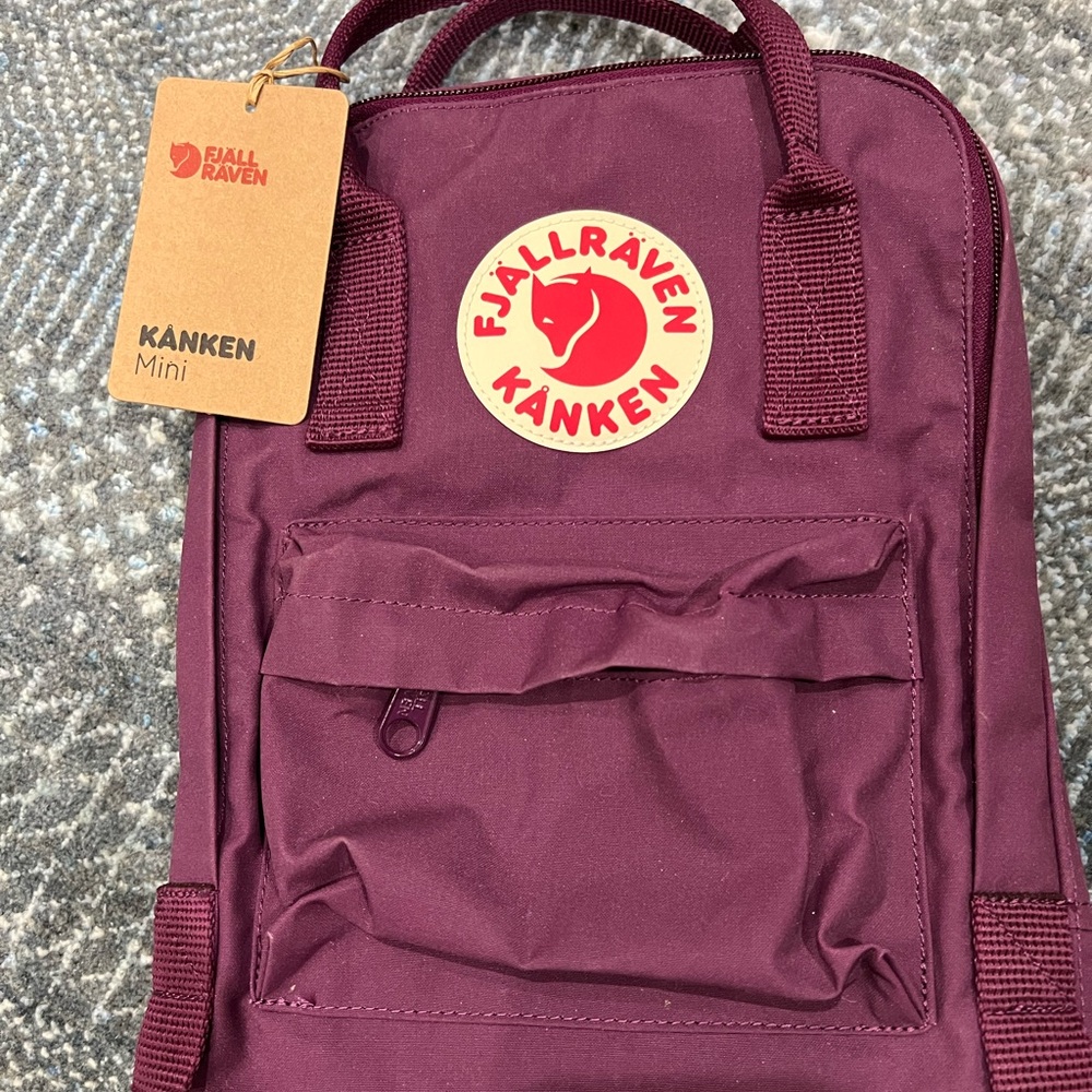 Fjällräven Kånken Mini Backpack in Burgundy